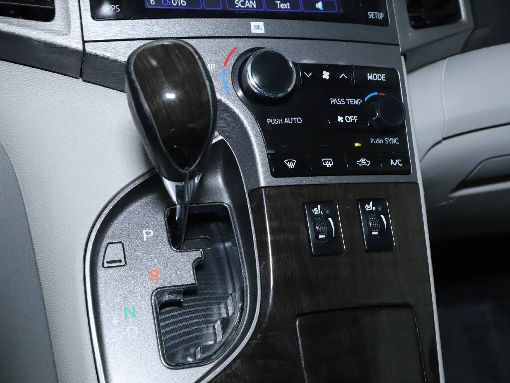 2013 Toyota Venza Image 27