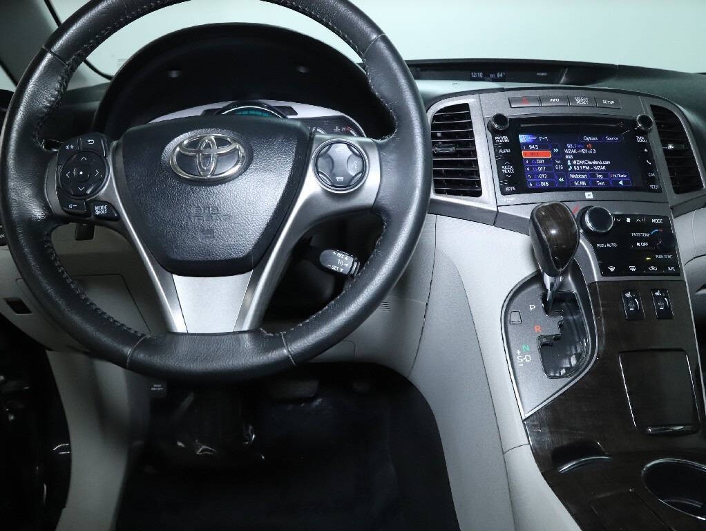 2013 Toyota Venza Image 28