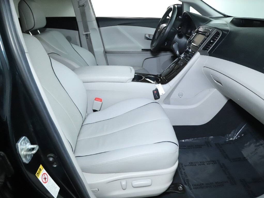2013 Toyota Venza Image 33