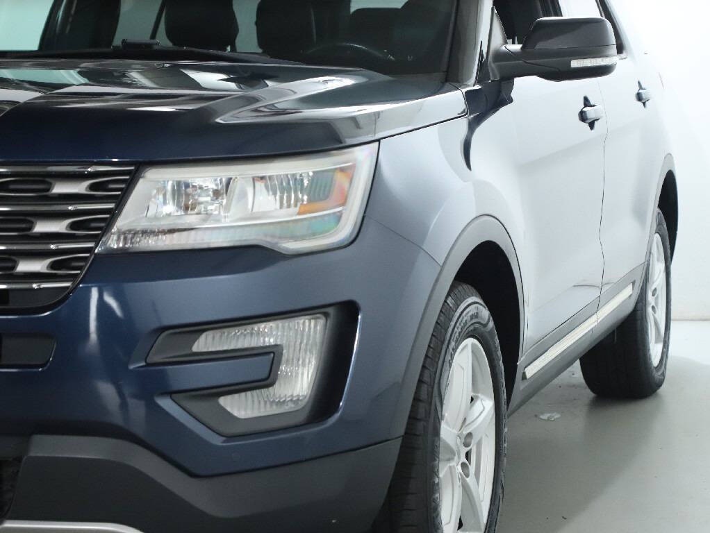 2016 Ford Explorer Image 4