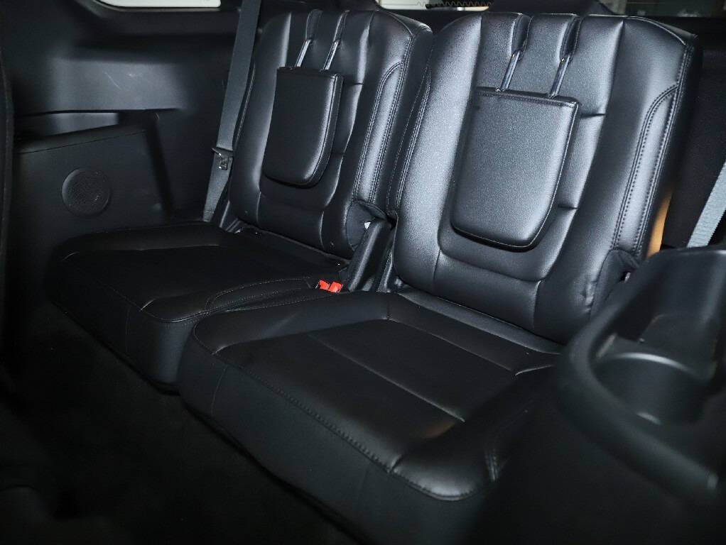 2016 Ford Explorer Image 14
