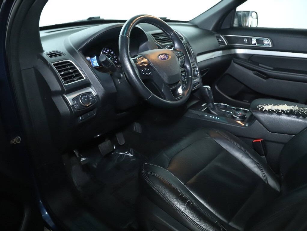 2016 Ford Explorer Image 18