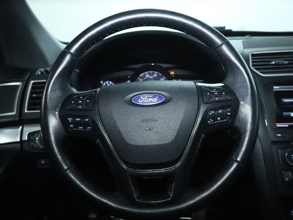 2016 Ford Explorer Image 22
