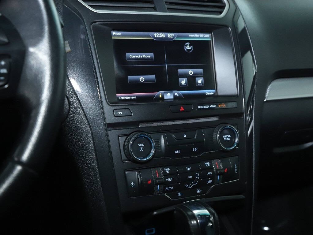 2016 Ford Explorer Image 26
