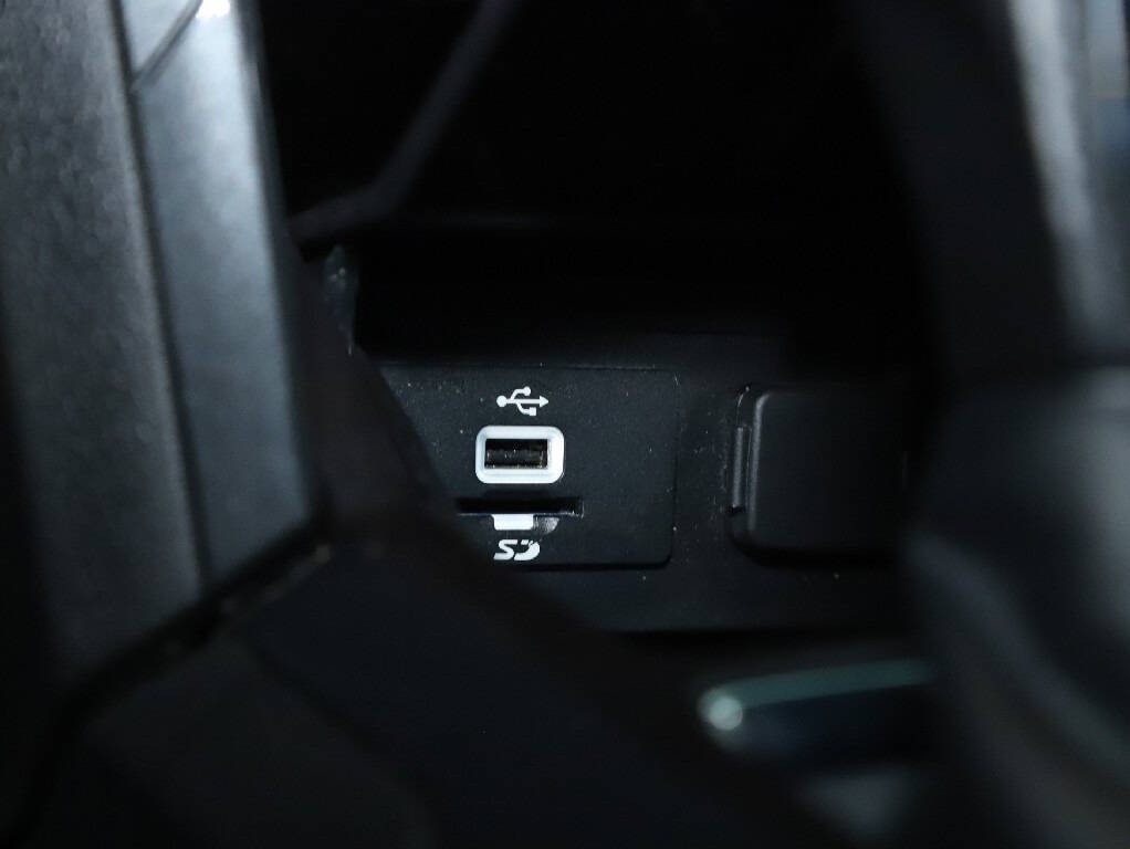 2016 Ford Explorer Image 27