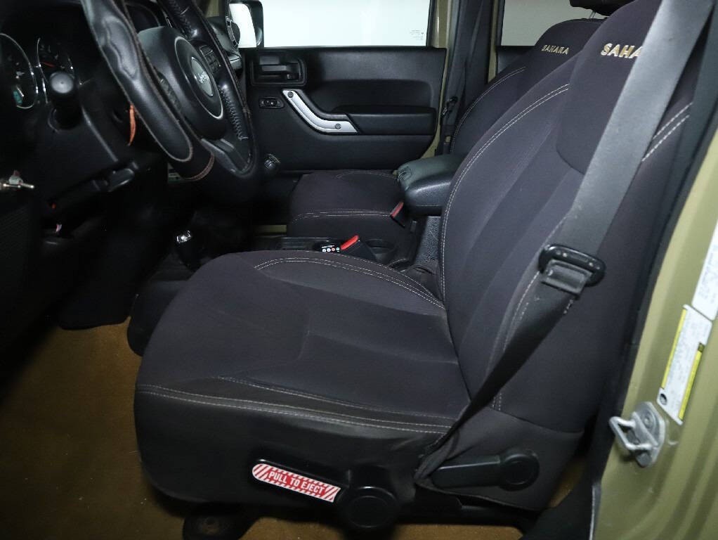 2013 Jeep Wrangler Unlimited Image 17