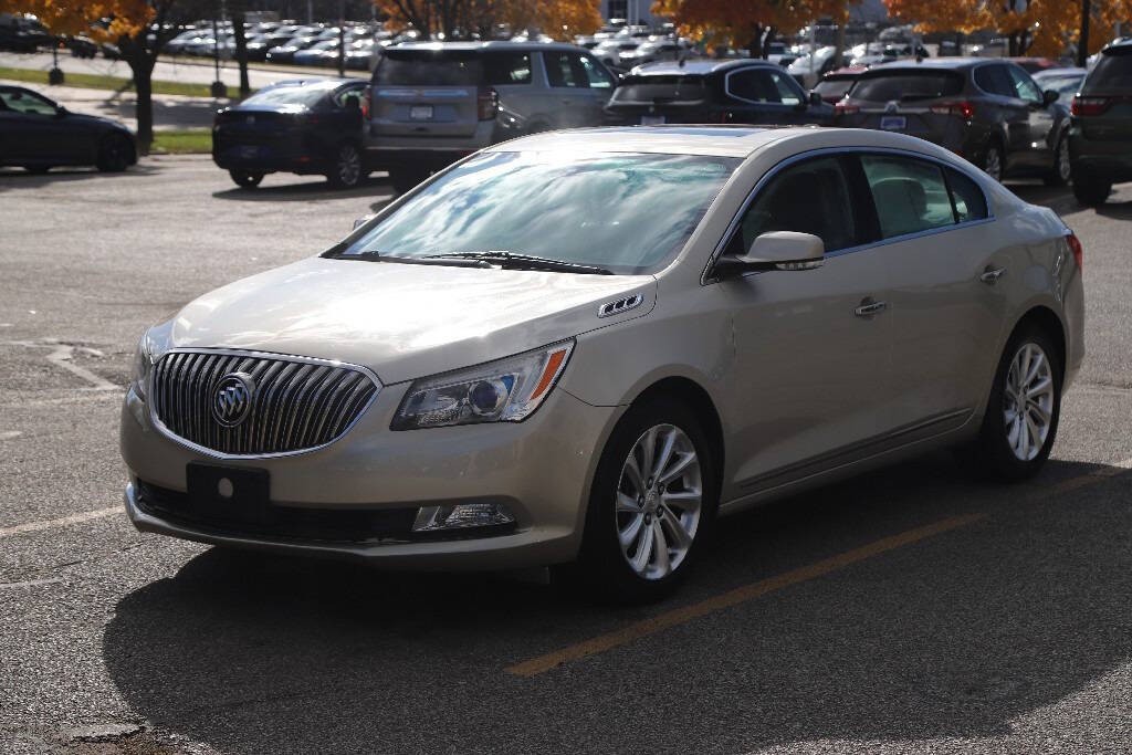 2015 Buick LaCrosse Image 1