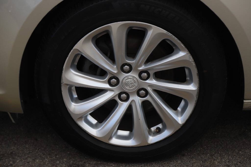 2015 Buick LaCrosse Image 5