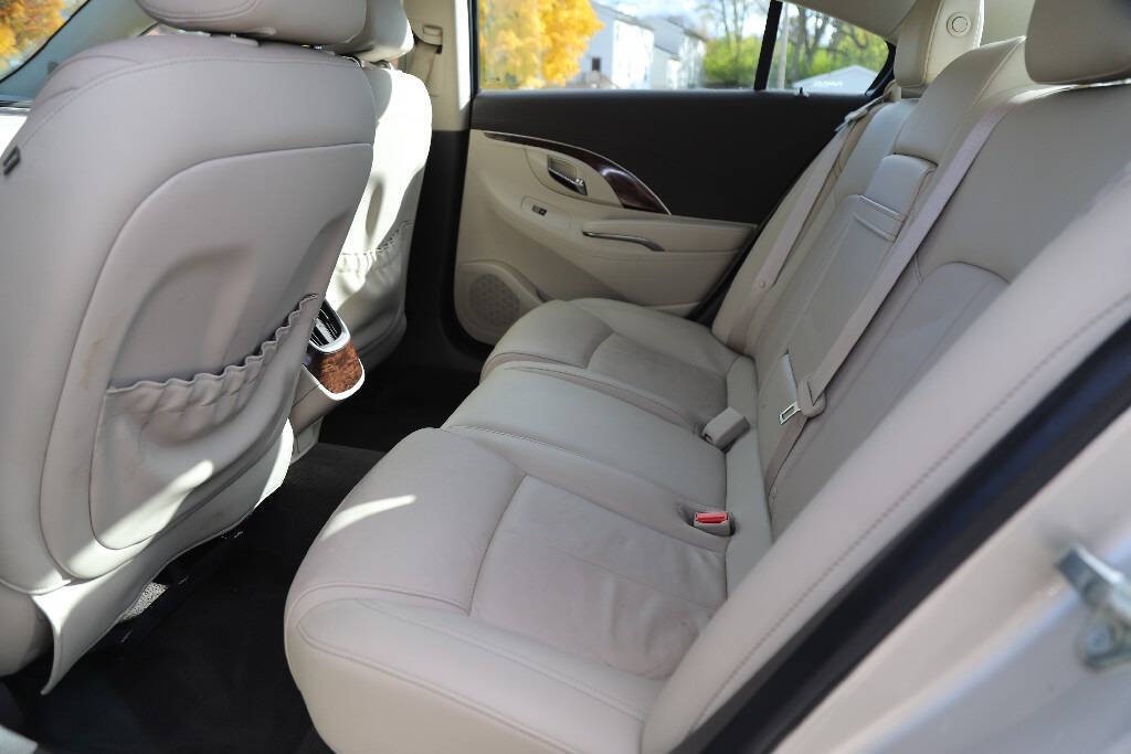 2015 Buick LaCrosse Image 24