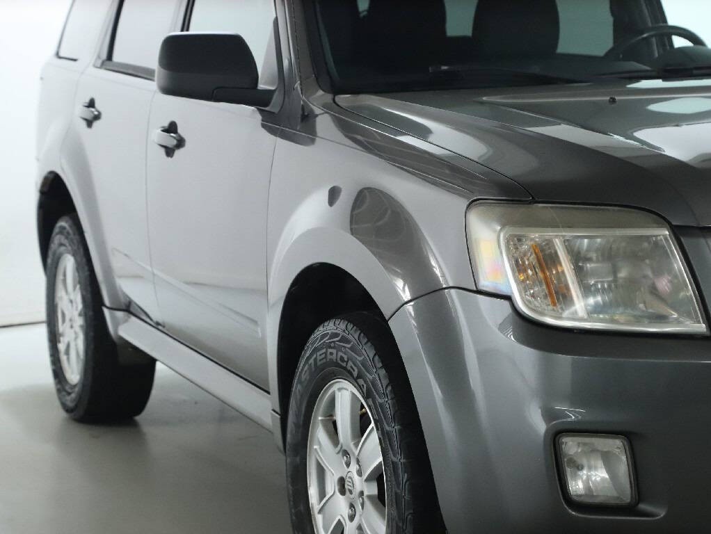 2010 Mercury Mariner Image 8