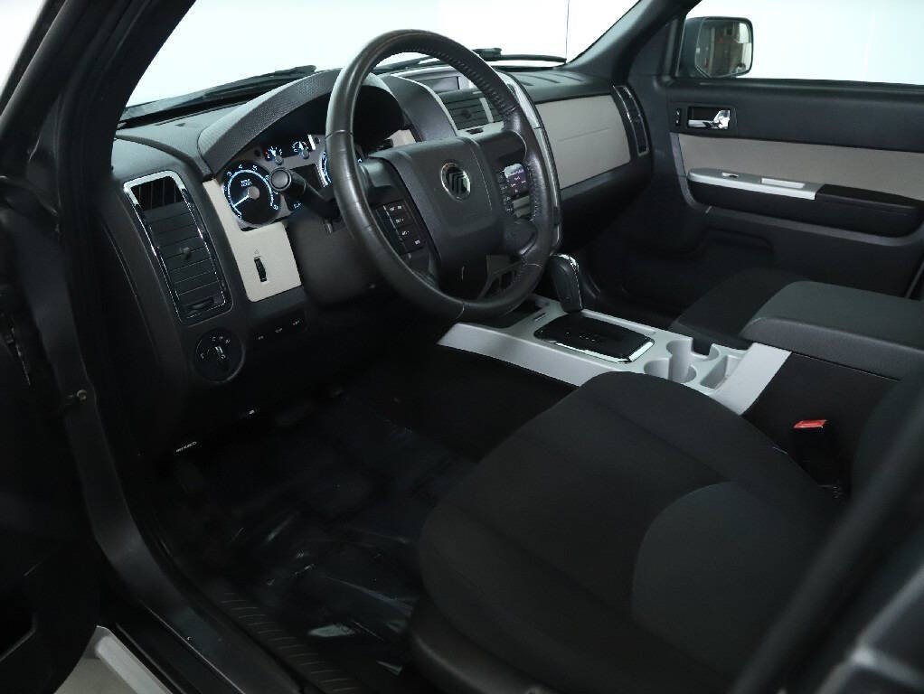 2010 Mercury Mariner Image 17