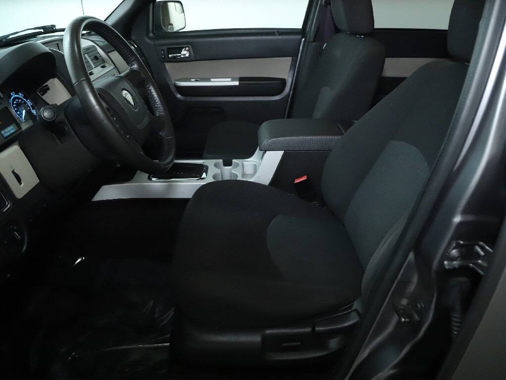 2010 Mercury Mariner Image 18