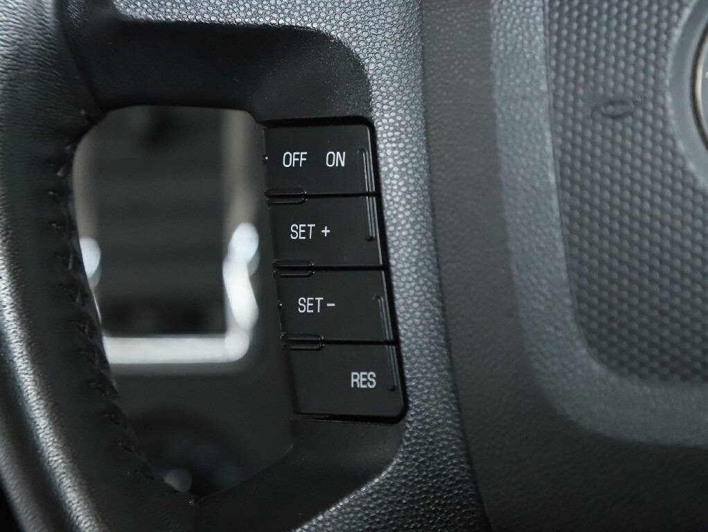 2010 Mercury Mariner Image 22