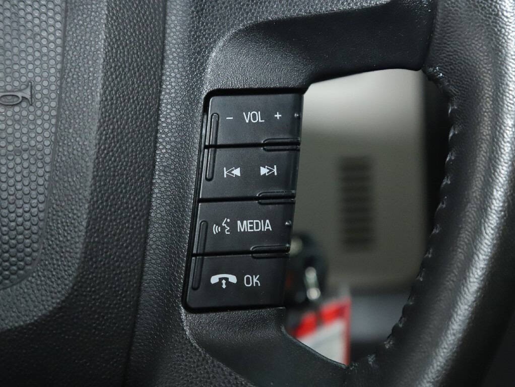 2010 Mercury Mariner Image 23