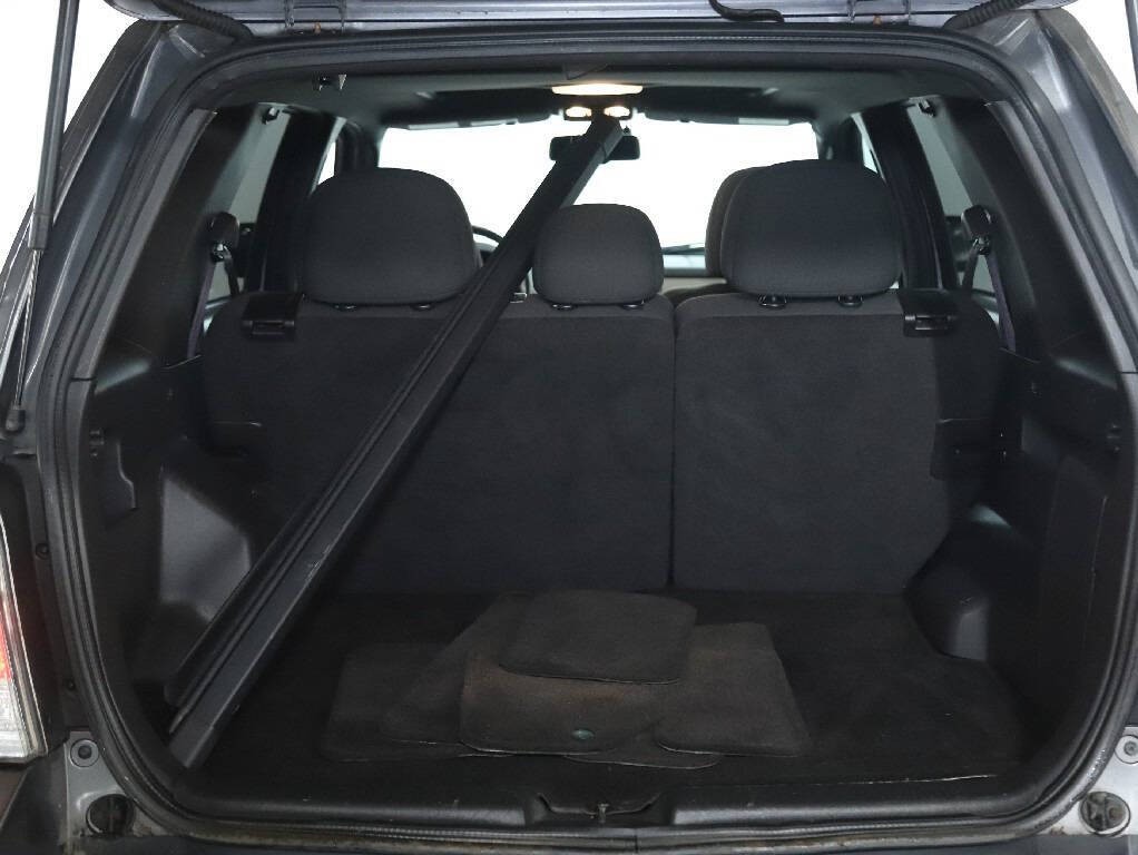 2010 Mercury Mariner Image 28