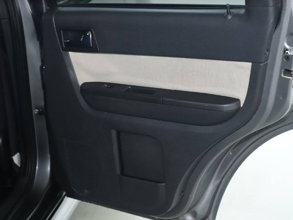 2010 Mercury Mariner Image 29