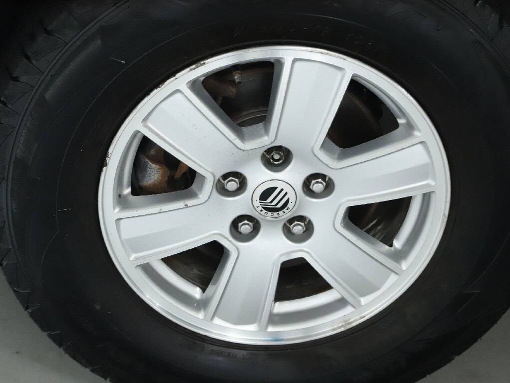 2010 Mercury Mariner Image 35