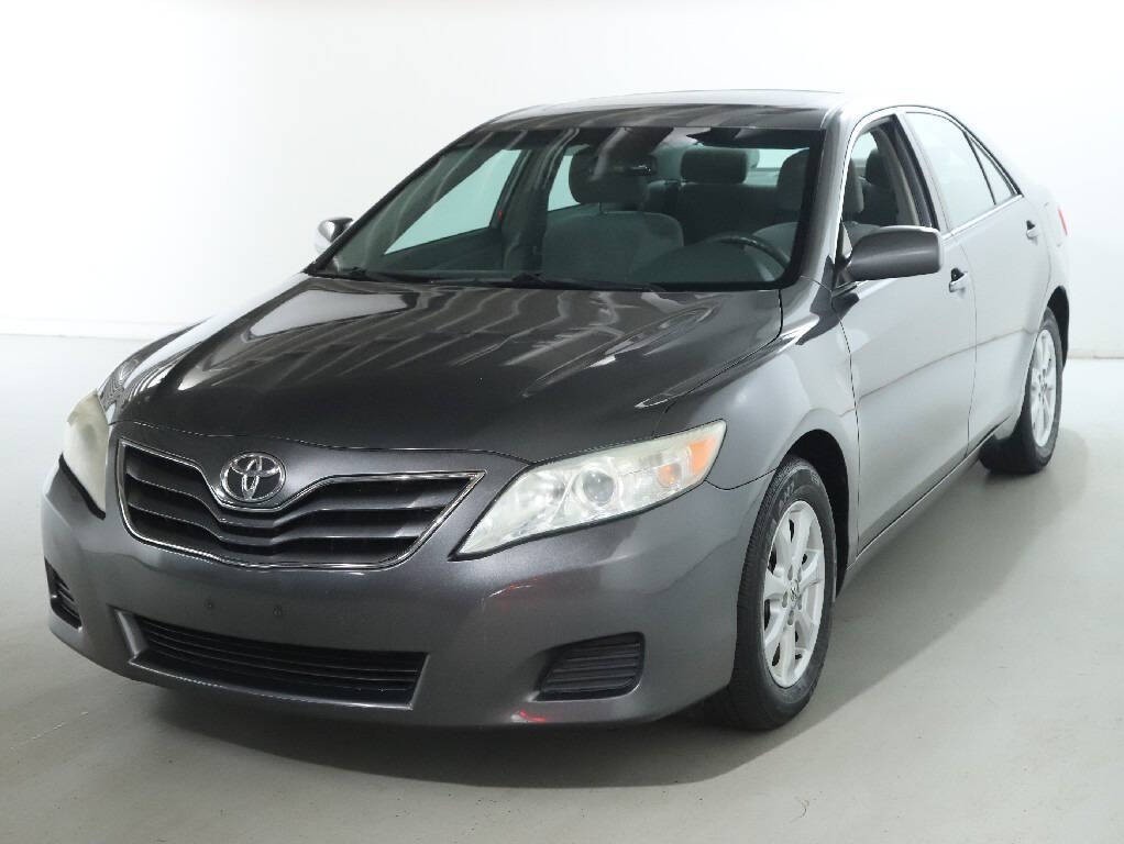 2011 Toyota Camry Image 1