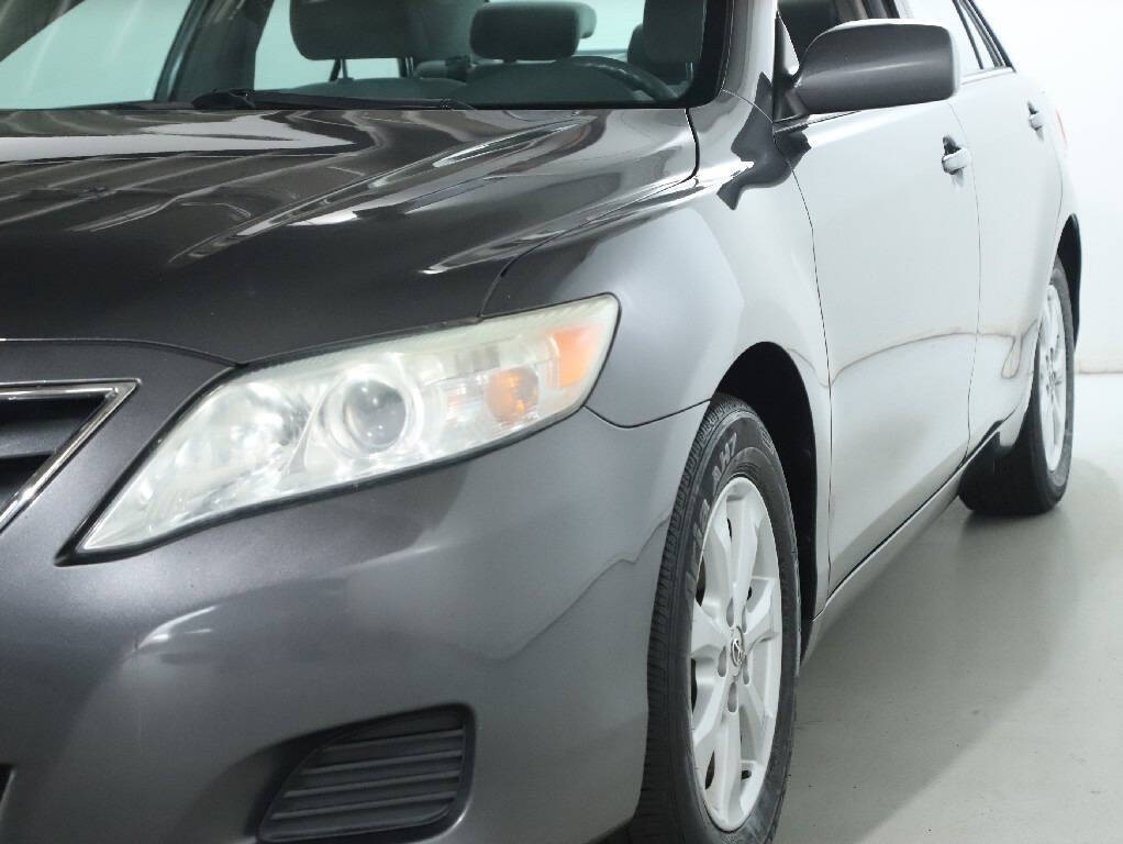 2011 Toyota Camry Image 4