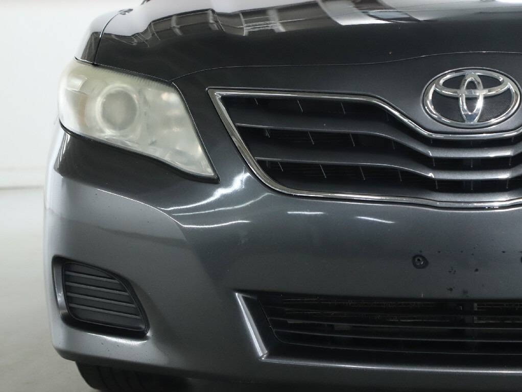 2011 Toyota Camry Image 6