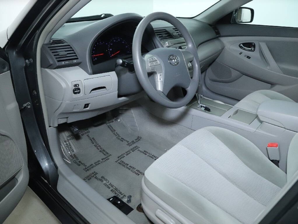 2011 Toyota Camry Image 17