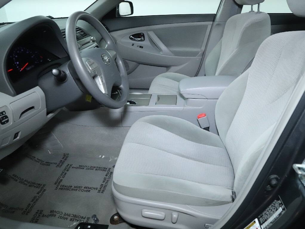 2011 Toyota Camry Image 18