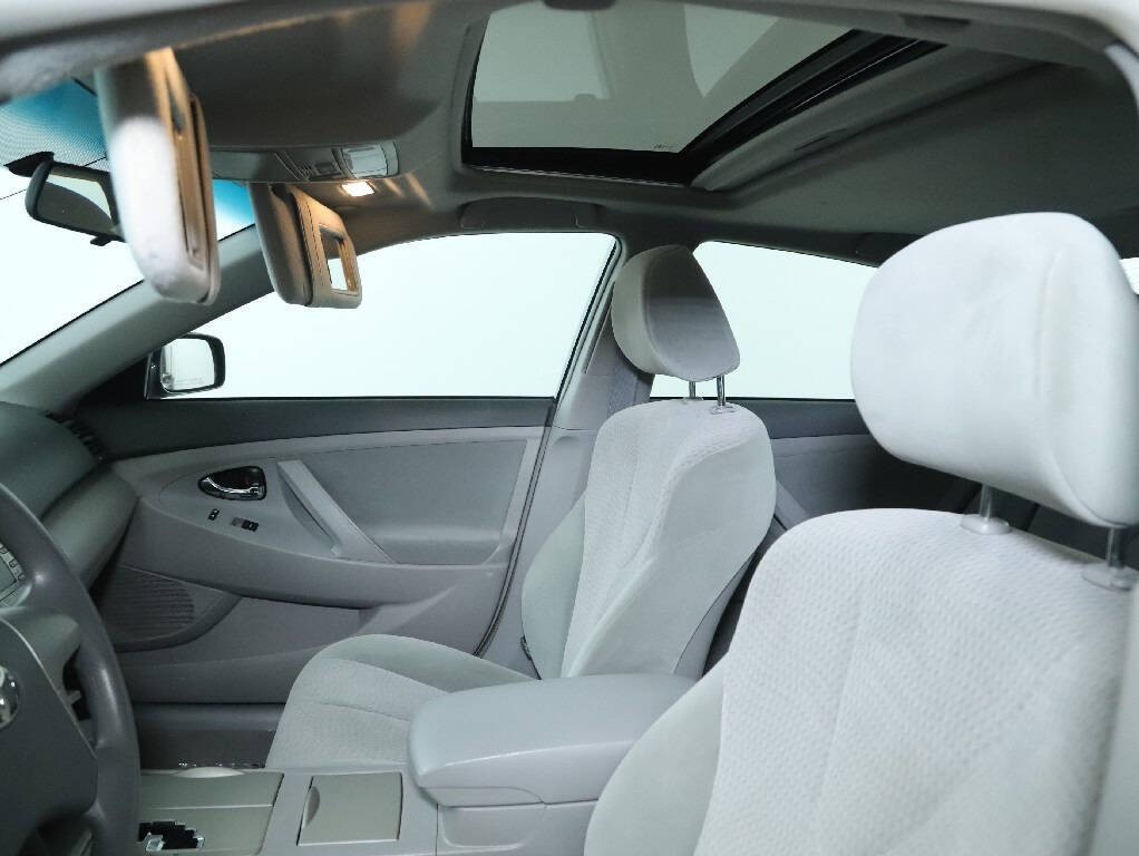 2011 Toyota Camry Image 20