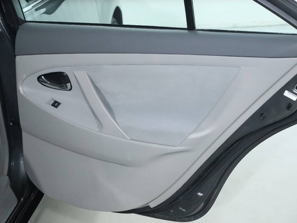 2011 Toyota Camry Image 28