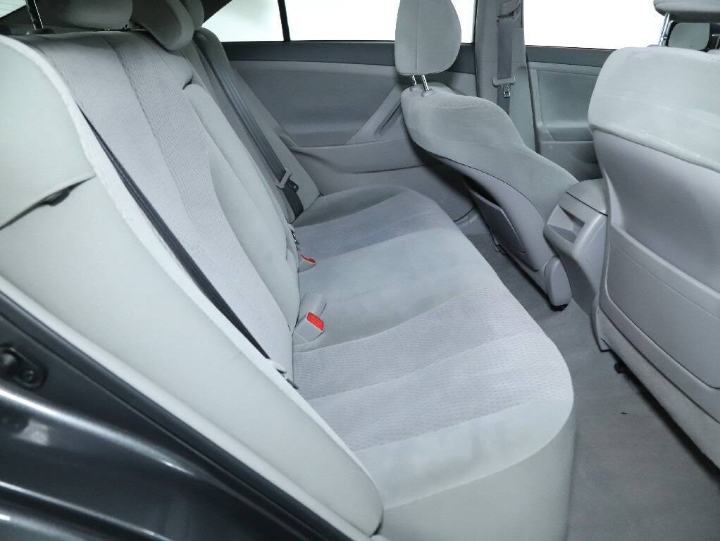 2011 Toyota Camry Image 29