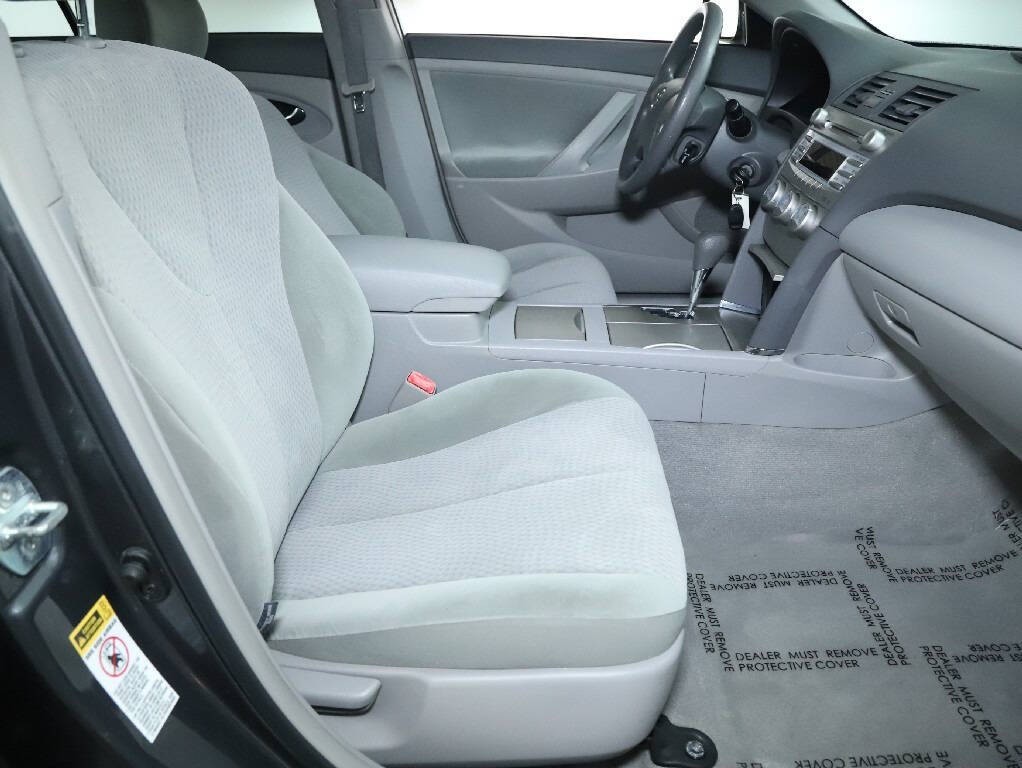 2011 Toyota Camry Image 31