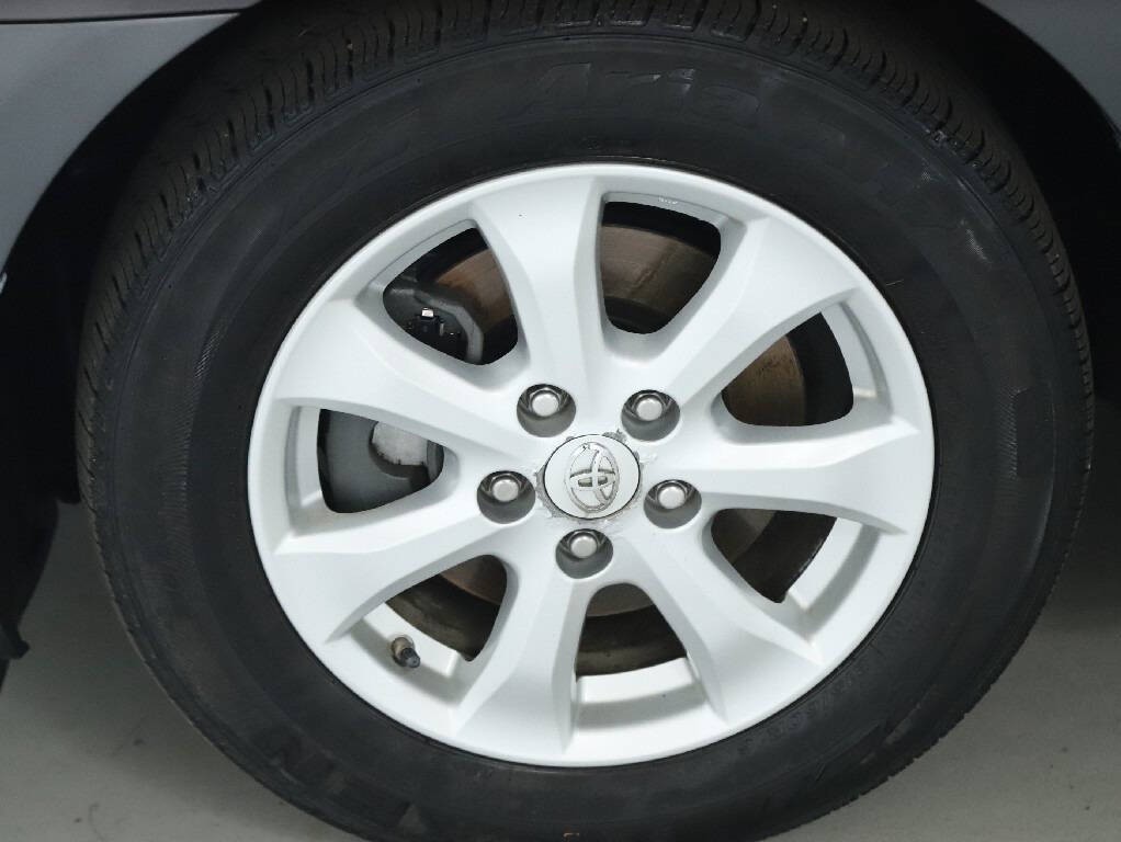 2011 Toyota Camry Image 34