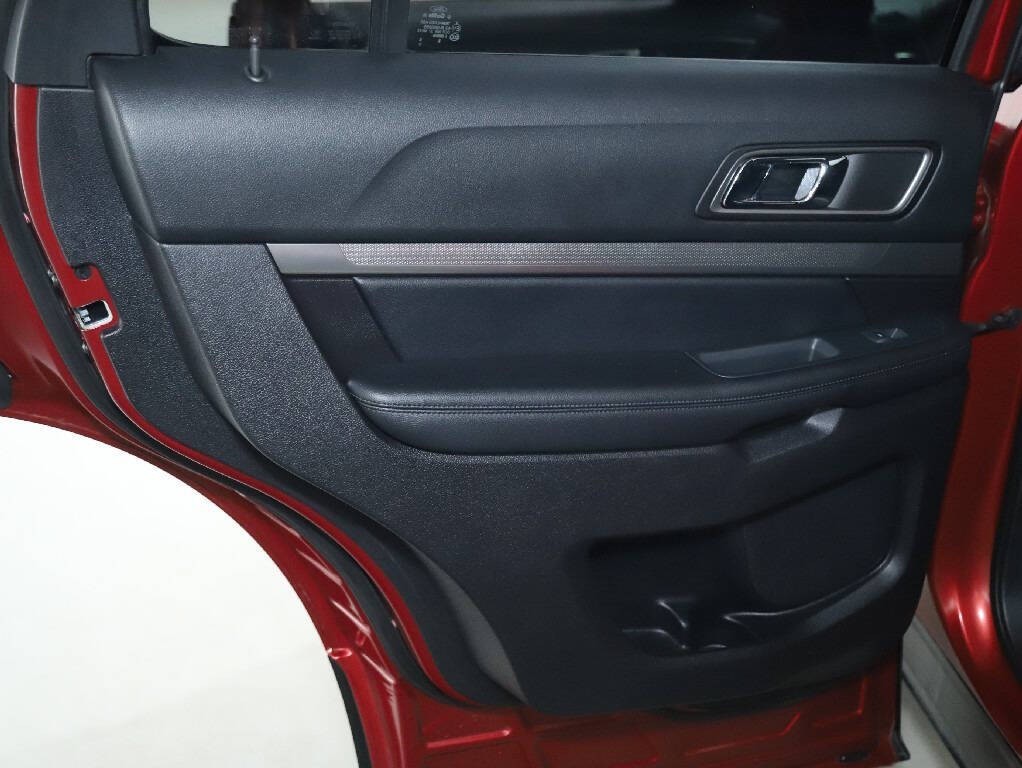 2018 Ford Explorer Image 13