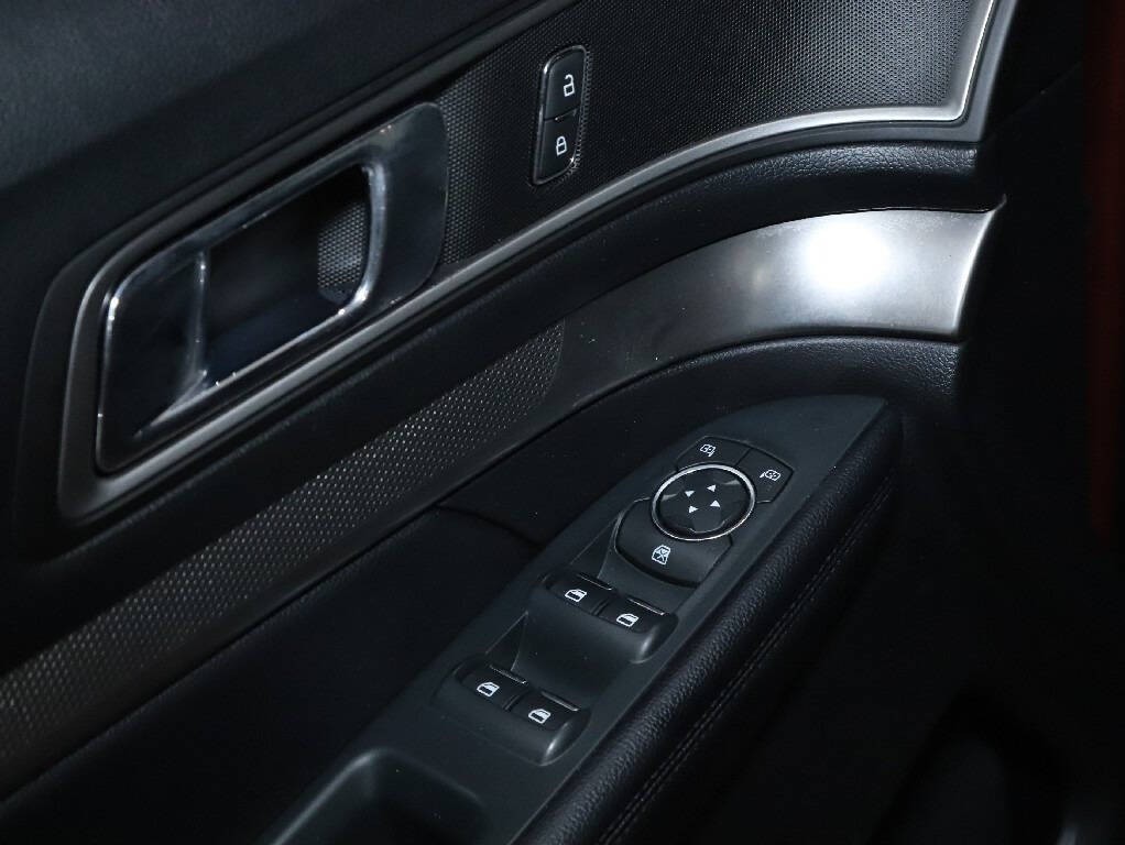 2018 Ford Explorer Image 17