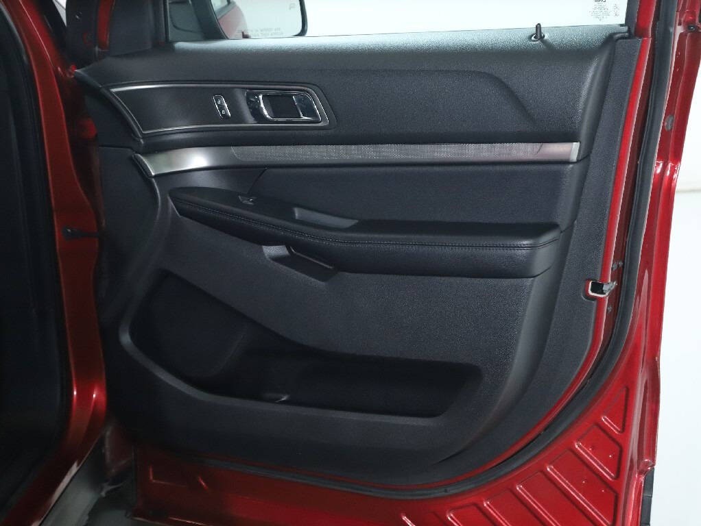2018 Ford Explorer Image 34