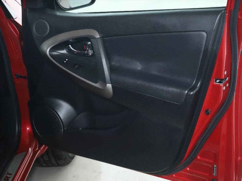 2011 Toyota Rav4 Image 30