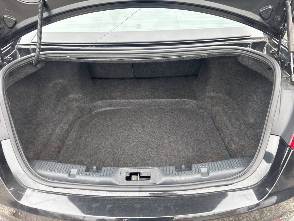 2015 Ford Taurus Image 14