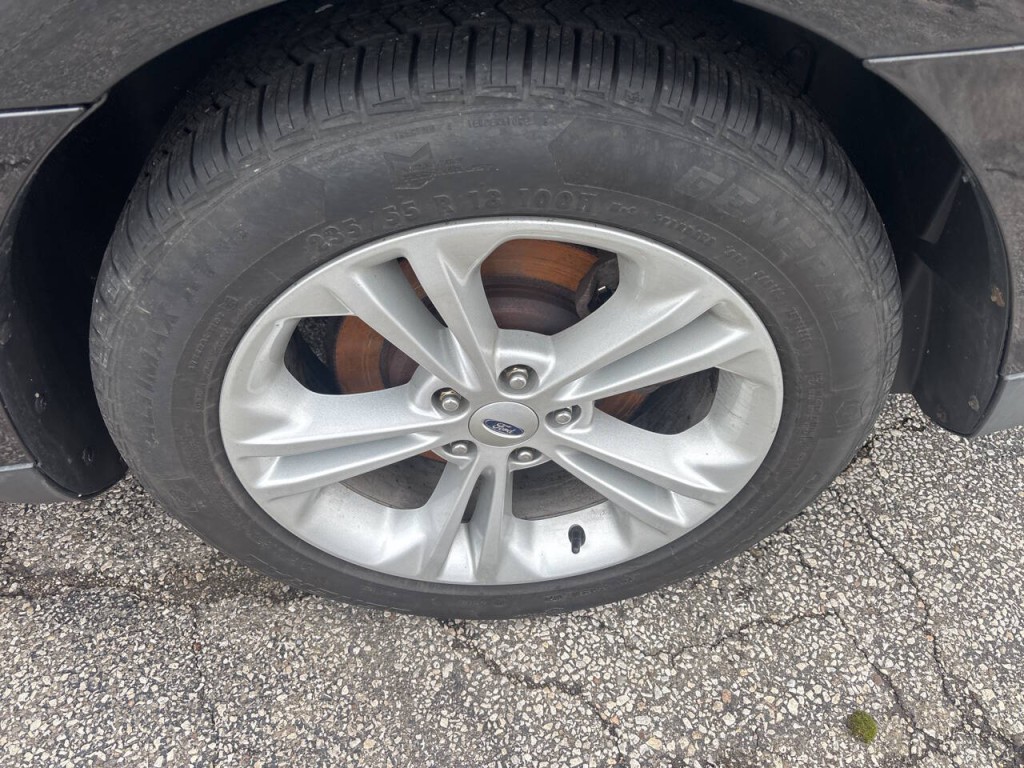 2015 Ford Taurus Image 16