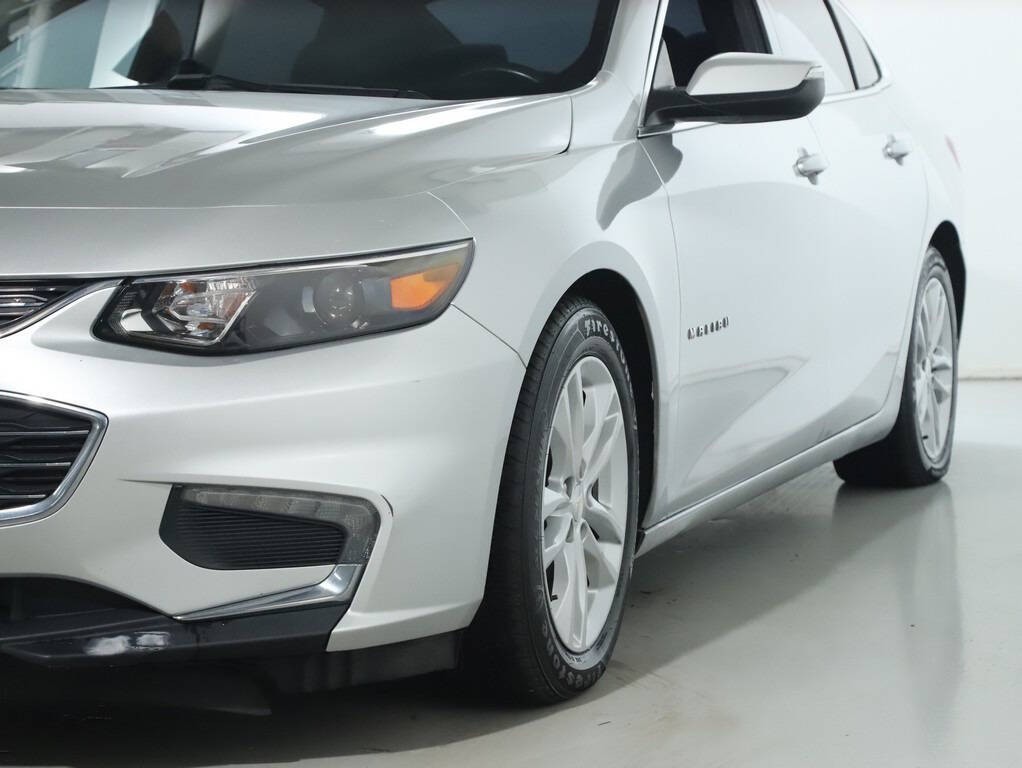 2017 Chevrolet Malibu Image 3