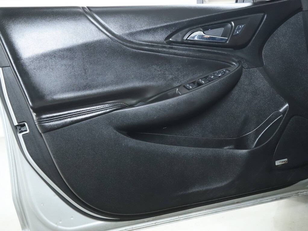 2017 Chevrolet Malibu Image 14