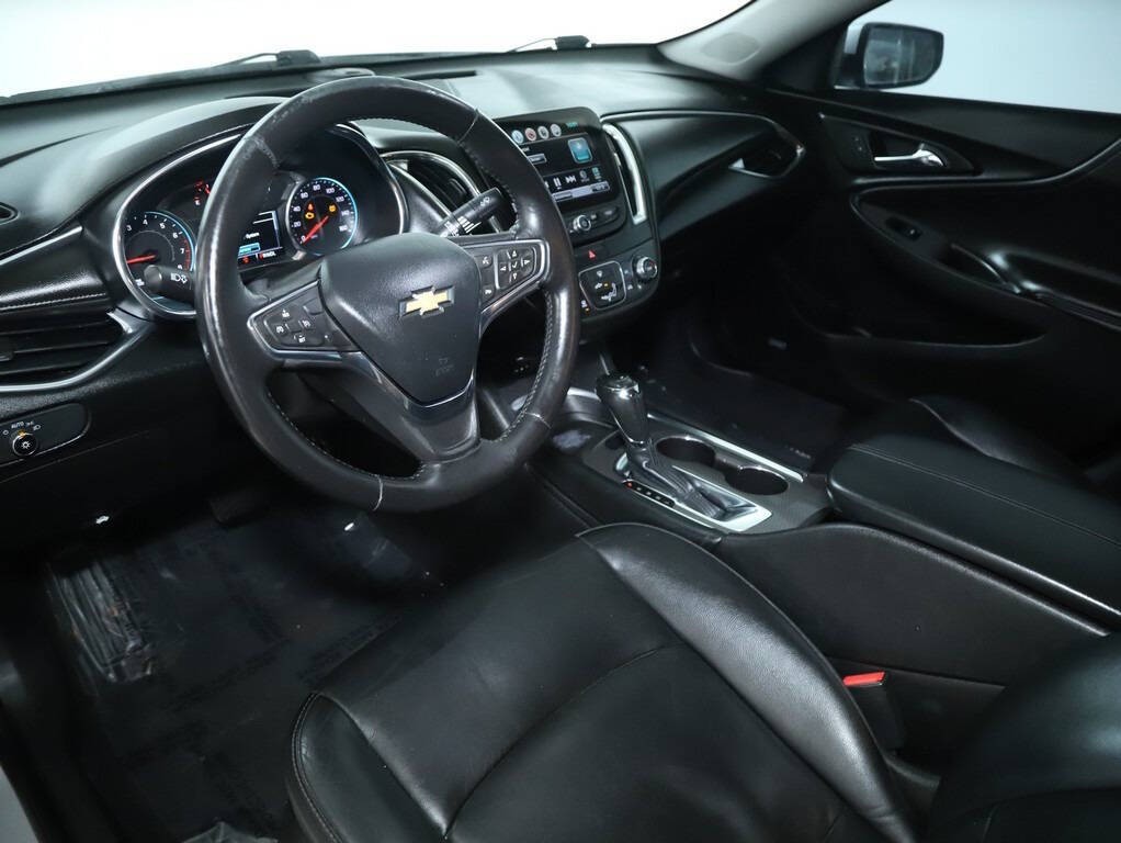 2017 Chevrolet Malibu Image 16