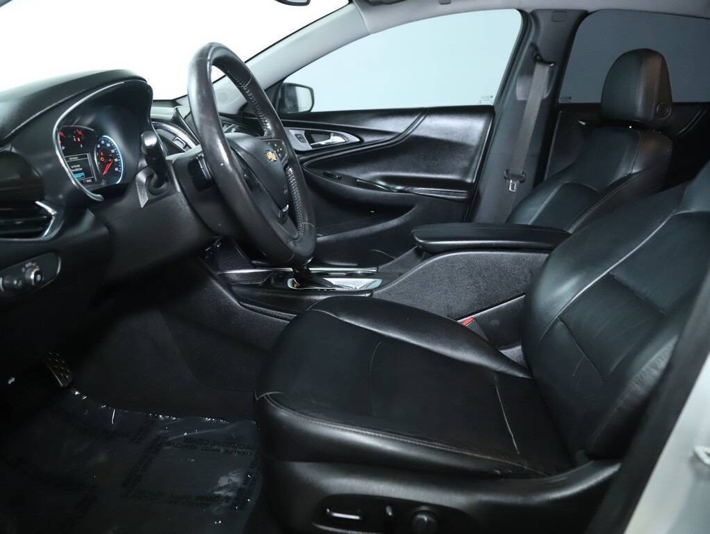 2017 Chevrolet Malibu Image 17