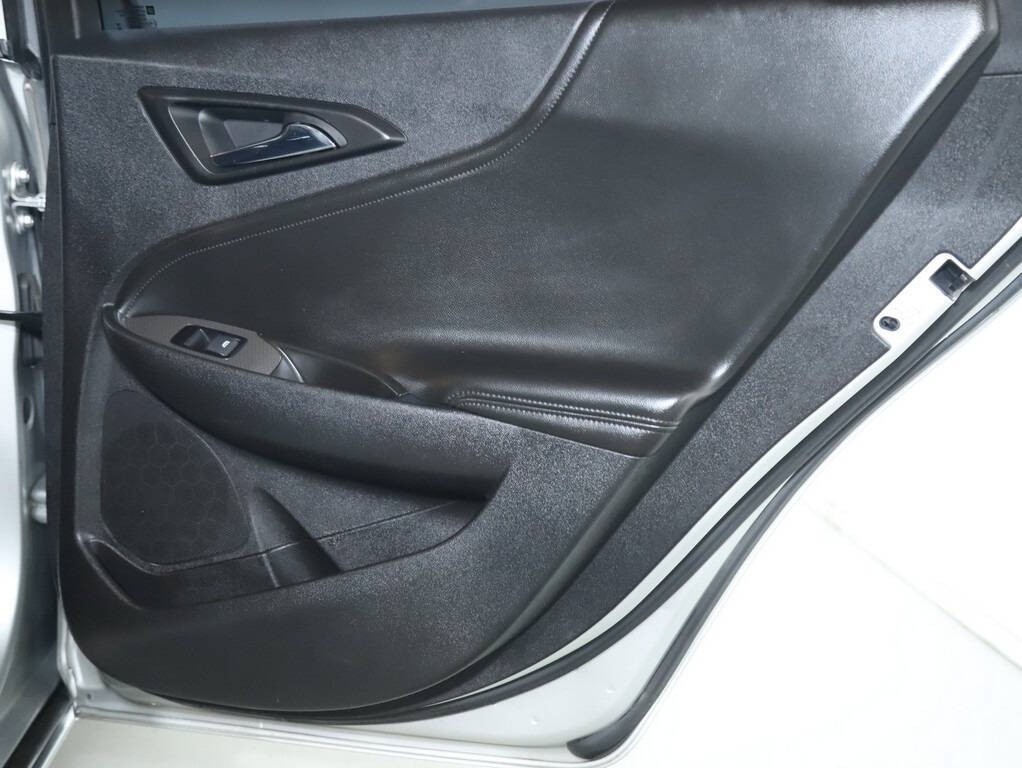 2017 Chevrolet Malibu Image 32
