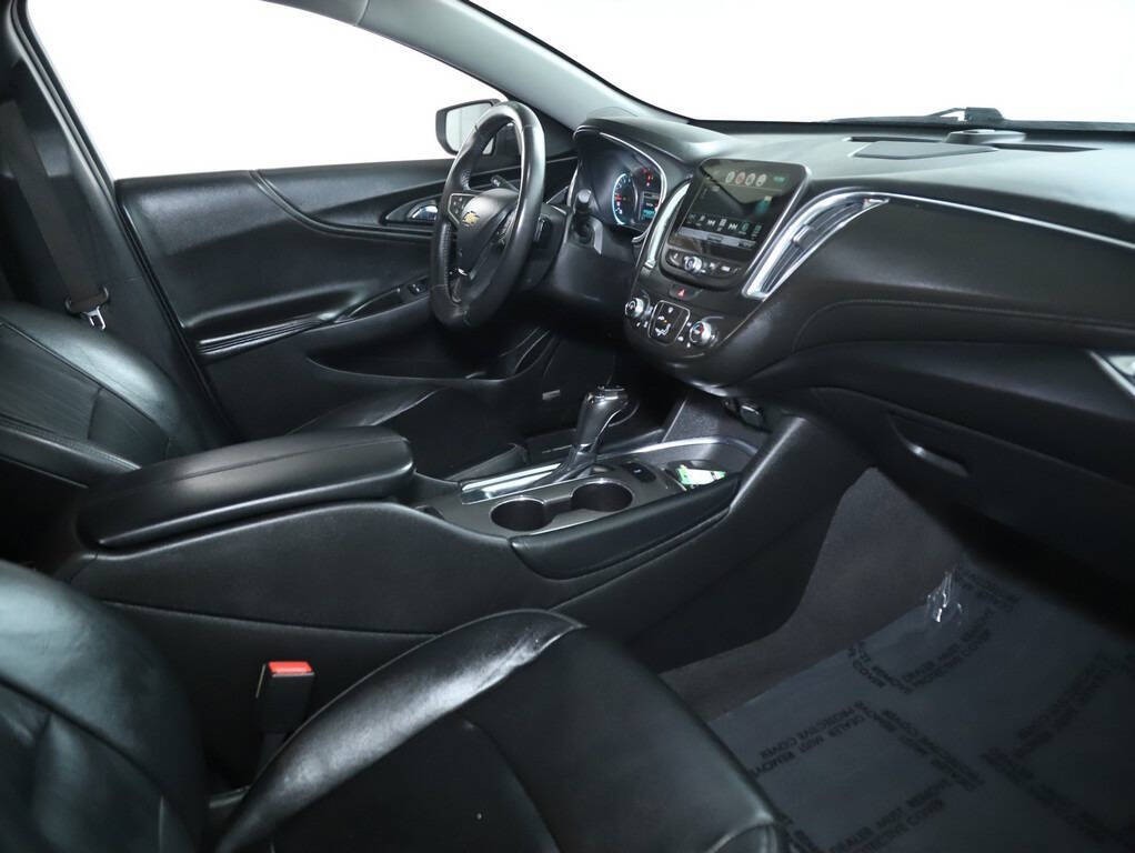 2017 Chevrolet Malibu Image 35