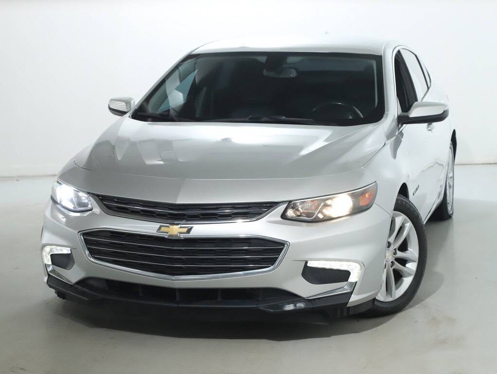 2017 Chevrolet Malibu Image 2