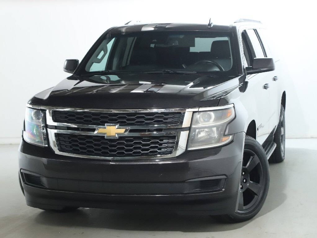 2016 Chevrolet Suburban Image 3