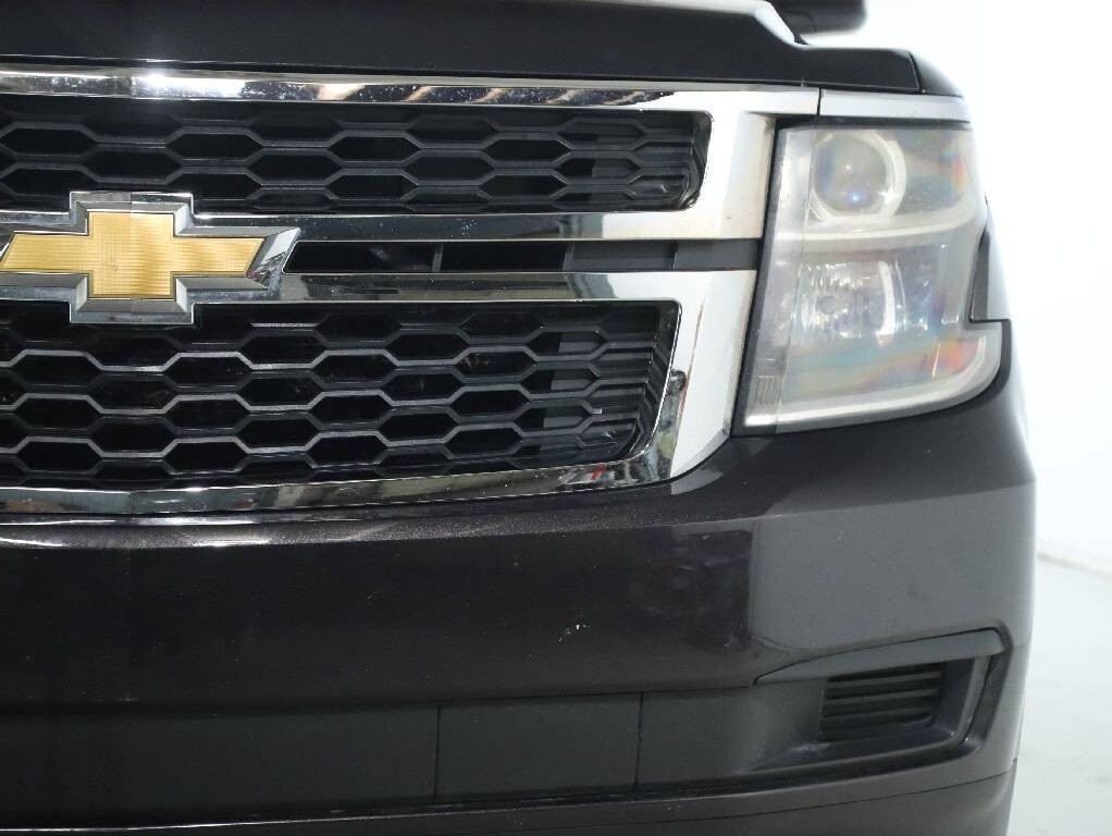 2016 Chevrolet Suburban Image 7