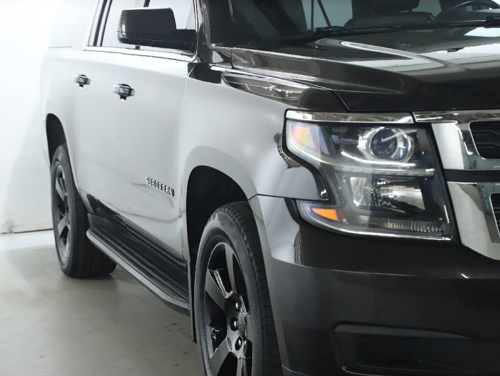 2016 Chevrolet Suburban Image 8