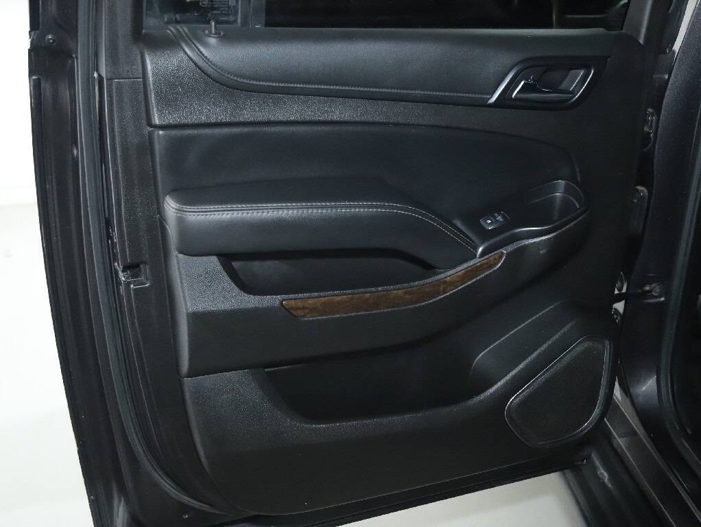 2016 Chevrolet Suburban Image 13