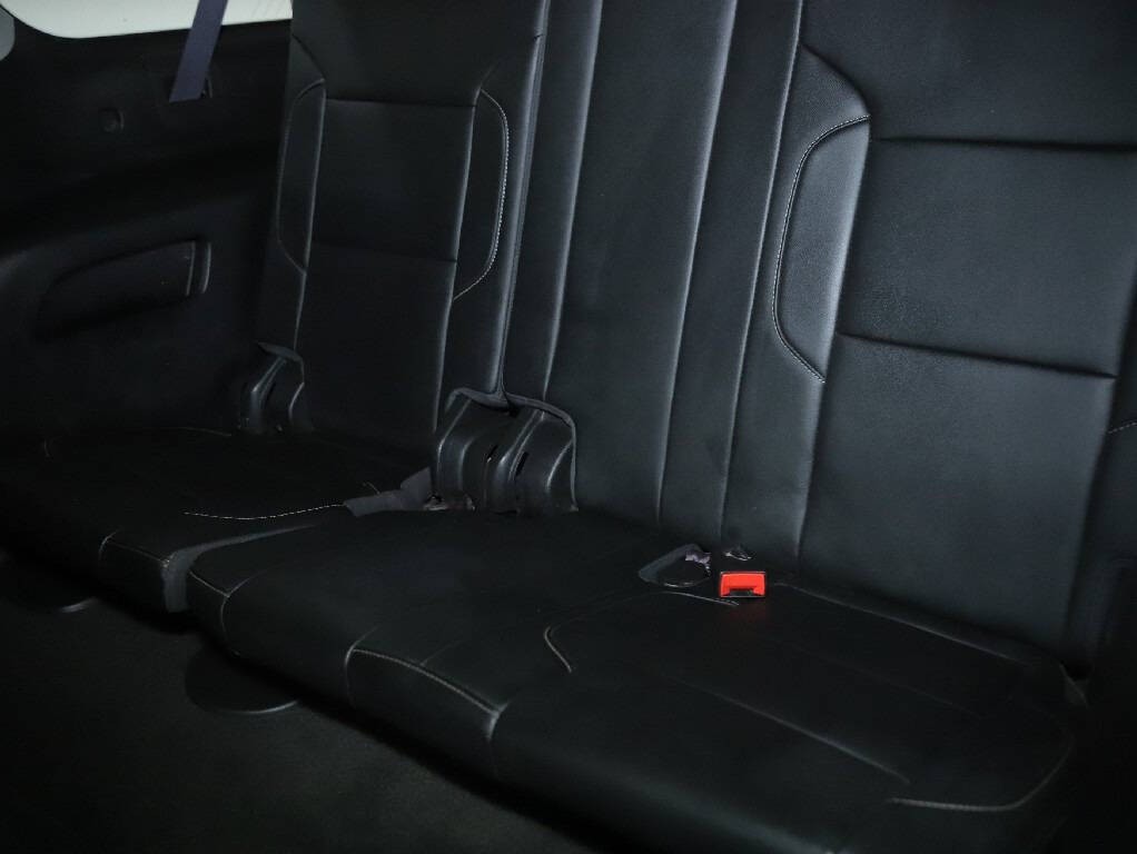 2016 Chevrolet Suburban Image 14