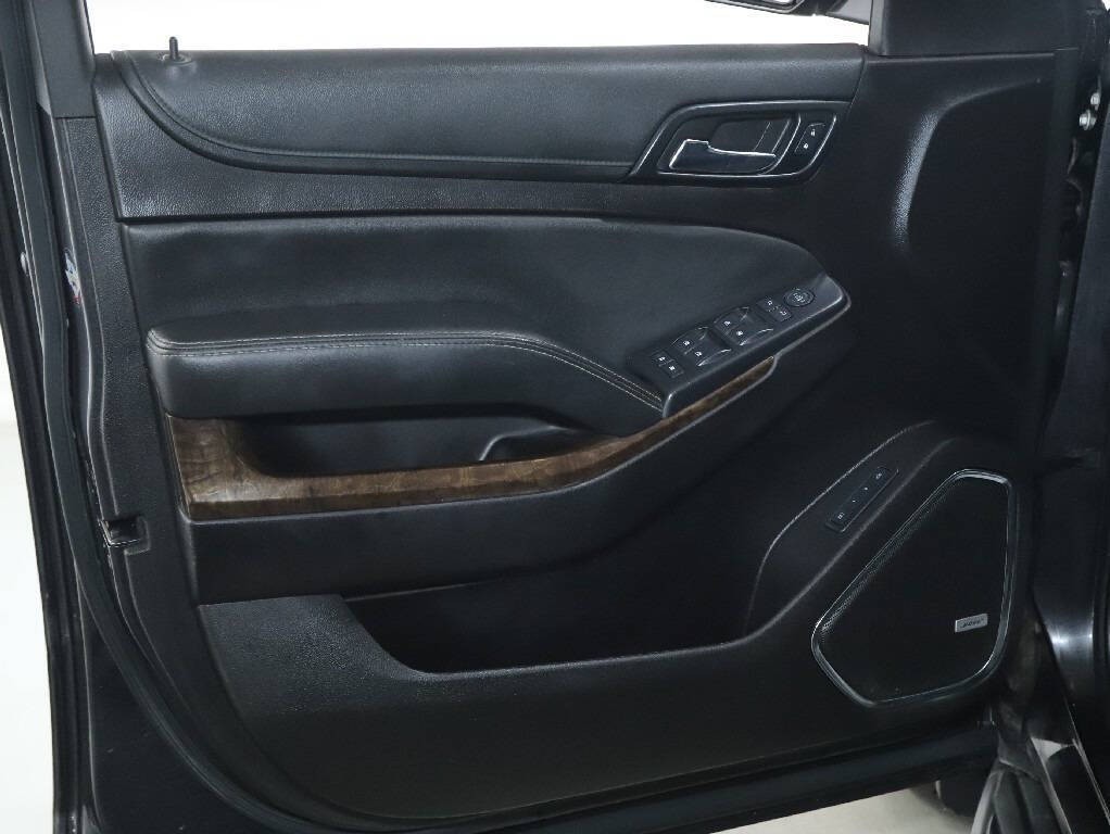 2016 Chevrolet Suburban Image 19